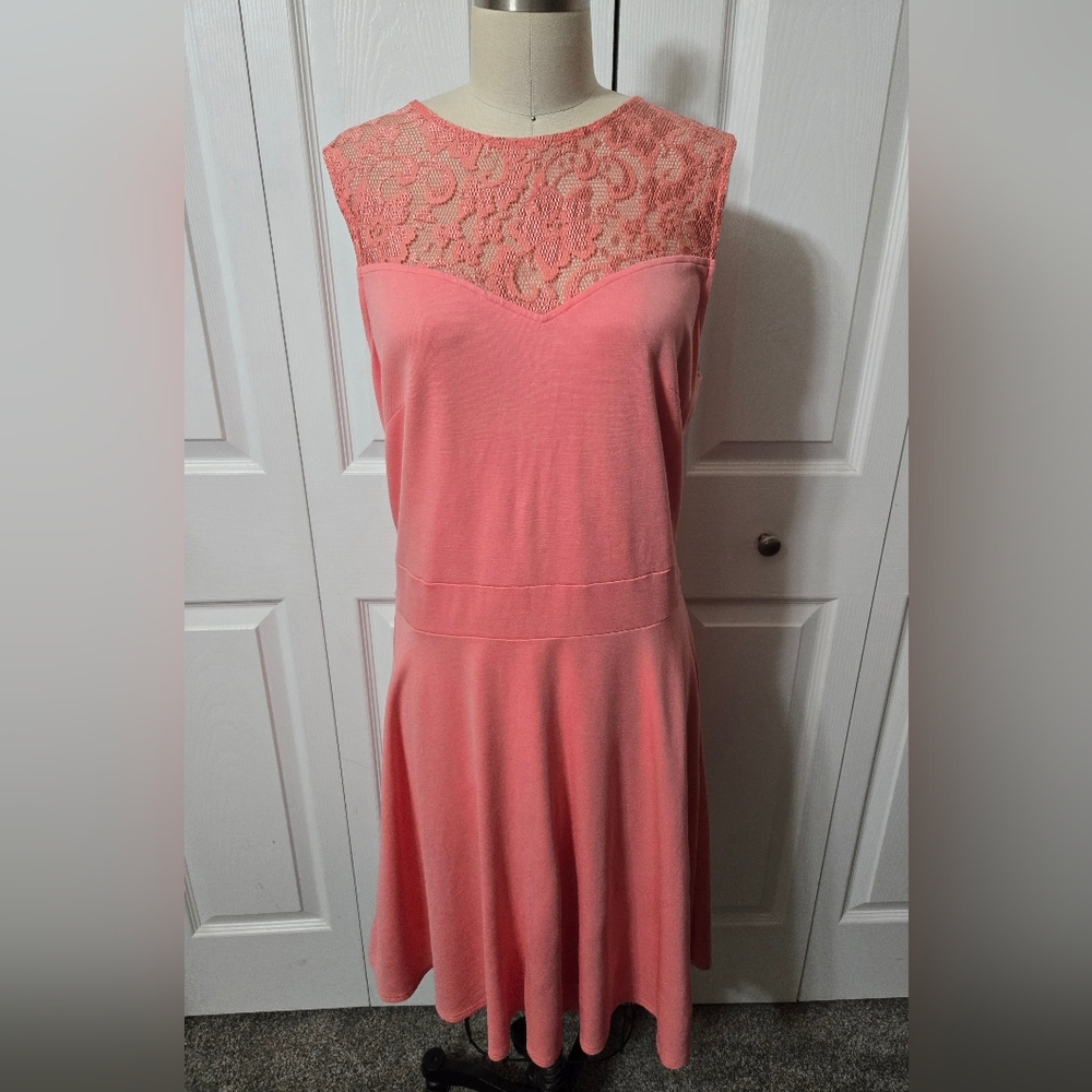 Coral Lace Neckline Dress, Size XL, Stretch Fabric, Excellent Condition
